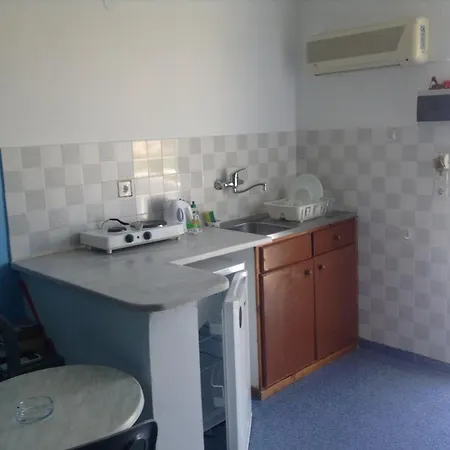 Διαμέρισμα Dina *