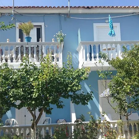 Διαμέρισμα Dina *